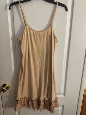Active Basic Nude Lace-Hem Slip Dress